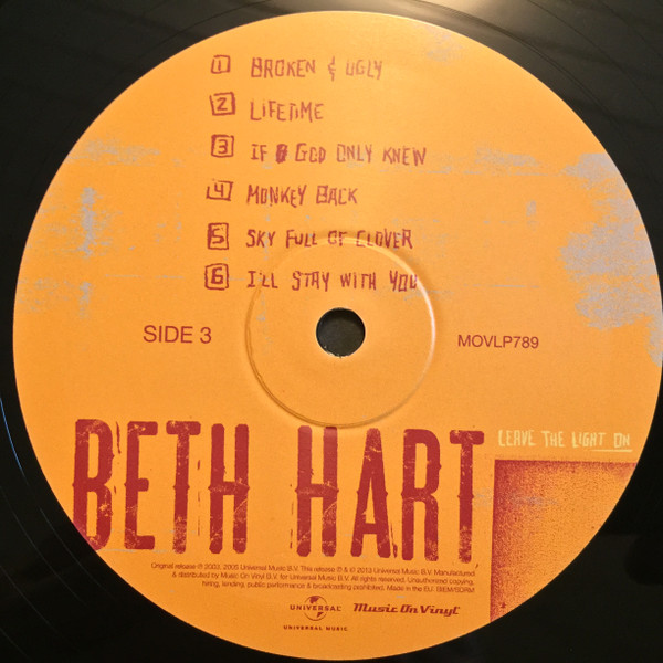 Beth Hart – Leave The Light On